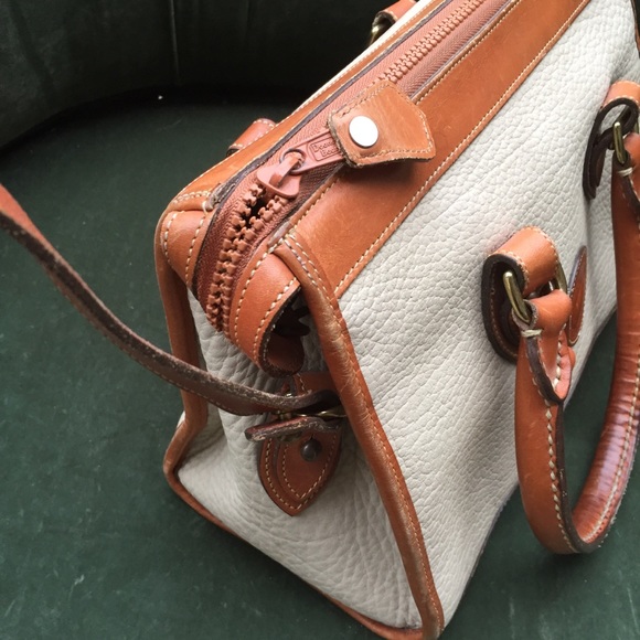 Dooney & Bourke leather VINTAGE bag hand / shoulder purse white tan - Picture 5 of 8